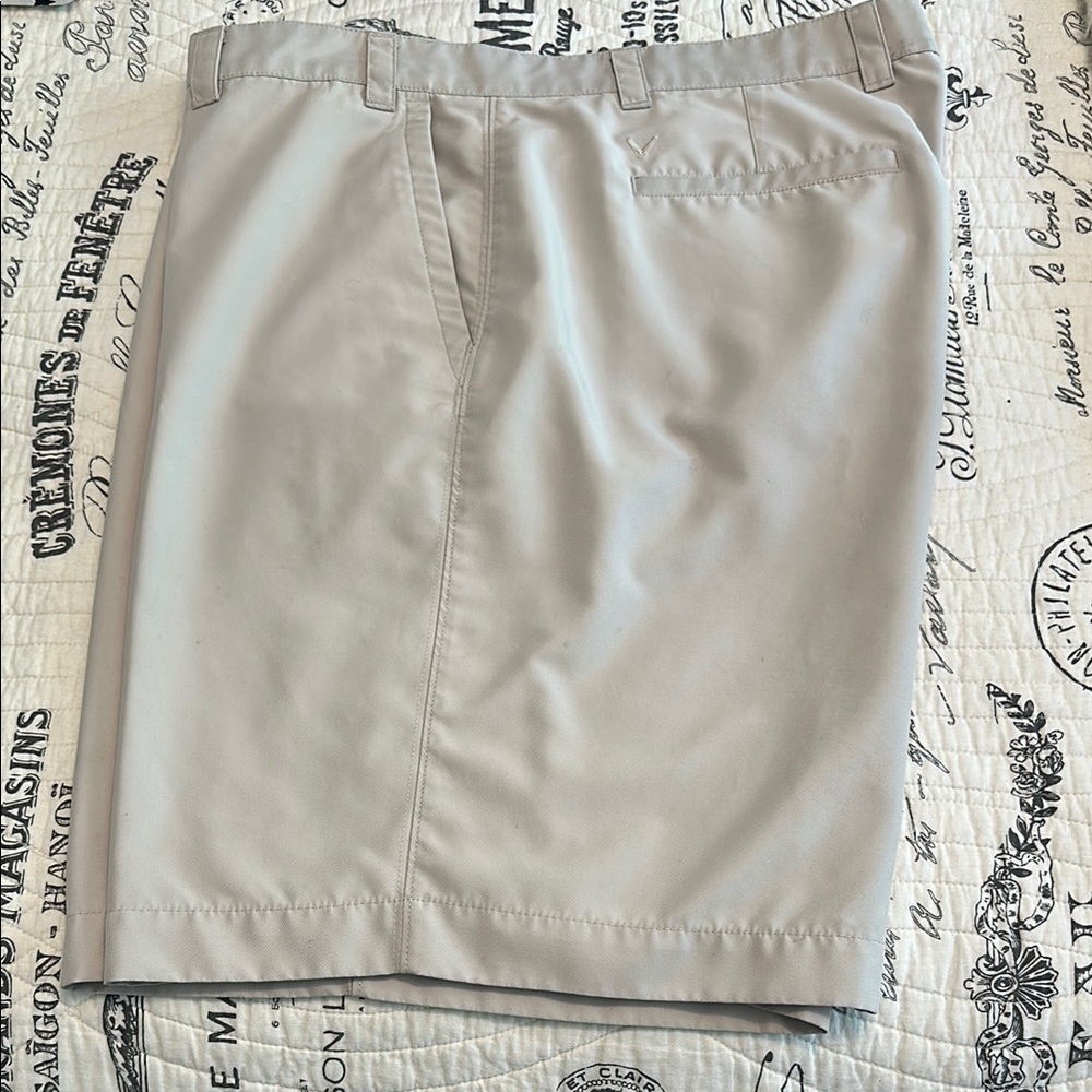 Callaway men’s golf shorts. Size 40.